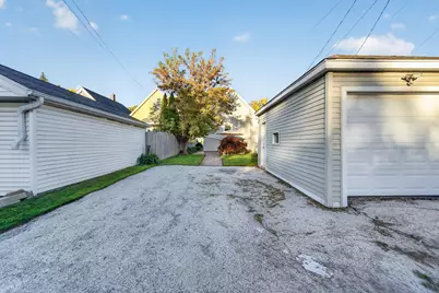 2624 S 3rd St, Milwaukee, WI 53207 - Photo 20