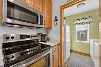 458  Simon Dr, Hartford, WI 53027 - Photo 8