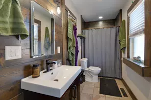 1462 Cleveland Ave, Waukesha, WI 53186 - Photo 8