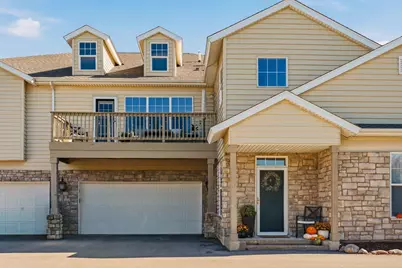 N16W26532  Meadowgrass Cir #D, Pewaukee, WI 53072 - Photo 2
