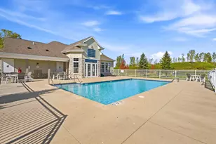 N16W26532 Meadowgrass Cir, Pewaukee, WI 53072 - Photo 34