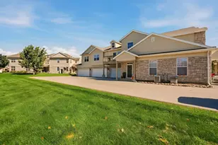 N16W26532 Meadowgrass Cir, Pewaukee, WI 53072 - Photo 32