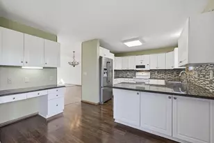 10360 S Mockingbird Ln, Oak Creek, WI 53154 - Photo 10