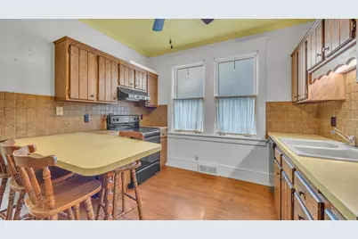 1410 N 5th St, Sheboygan, WI 53081 - Photo 10