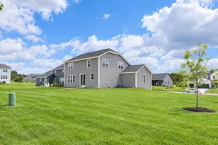 N101W16888 Tanglewood Dr, Germantown, WI 53022 - Photo 2
