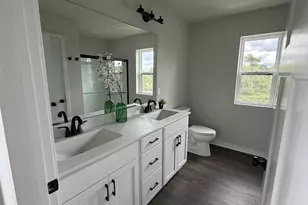 N101W16895 Tanglewood Dr, Germantown, WI 53022 - Photo 16