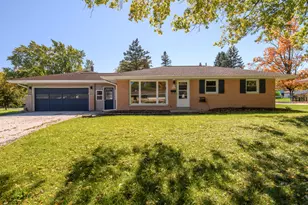 N87W17919 Queensway Ct, Menomonee Falls, WI 53051 - Photo 1