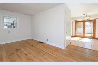 N87W17919  Queensway Ct, Menomonee Falls, WI 53051 - Photo 18