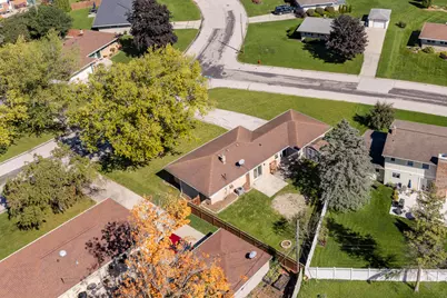 N87W17919  Queensway Ct, Menomonee Falls, WI 53051 - Photo 38