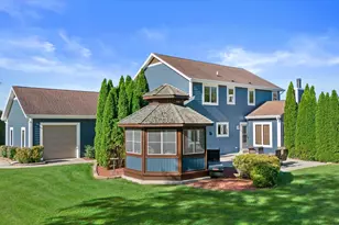 W154S7614 Rain Tree Ct, Muskego, WI 53150 - Photo 2