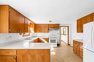 823 Columbia Ave, South Milwaukee, WI 53172 - Photo 2