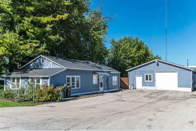 816  Armour Rd, Oconomowoc, WI 53066 - Photo 1