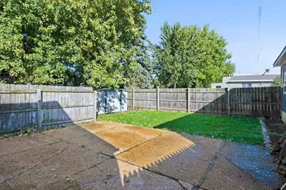 816  Armour Rd, Oconomowoc, WI 53066 - Photo 24