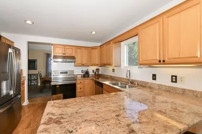 2819  Frontier Dr, Racine, WI 53404 - Photo 10