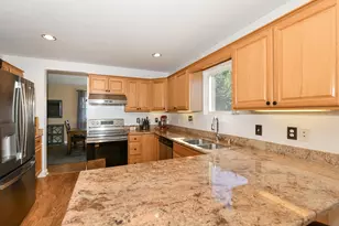2819 Frontier Dr, Racine, WI 53404 - Photo 10