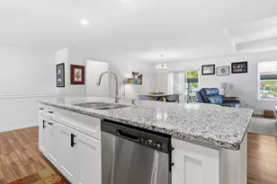 W197N16648 Ridgeway Dr, Jackson, WI 53037 - Photo 12