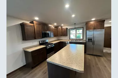 823  Avon St, La Crosse, WI 54603 - Photo 6
