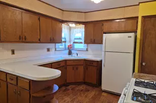 2240 W Leroy Ave, Milwaukee, WI 53221 - Photo 12