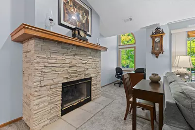 831  Quinlan Dr #H, Pewaukee, WI 53072 - Photo 4