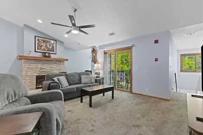 831  Quinlan Dr #H, Pewaukee, WI 53072 - Photo 2