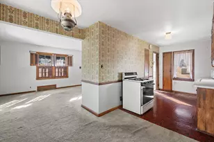 2759 S Humboldt Park Ct, Milwaukee, WI 53207 - Photo 8