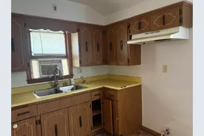 8817 W Custer Ave, Milwaukee, WI 53225 - Photo 4