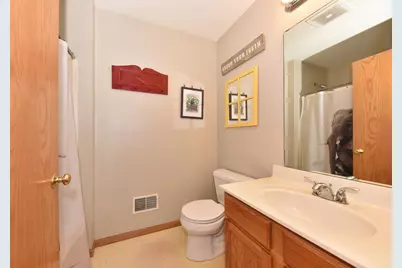 1511  Redtail Dr, Hartford, WI 53027 - Photo 20