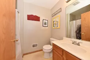 1511 Redtail Dr, Hartford, WI 53027 - Photo 20