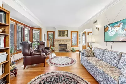 2365 N 82nd St, Wauwatosa, WI 53213 - Photo 4