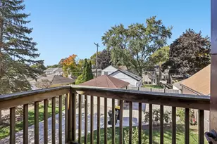 2365 N 82nd St, Wauwatosa, WI 53213 - Photo 32