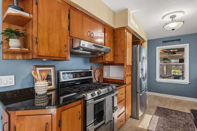 3848 N 101st St, Wauwatosa, WI 53222 - Photo 6