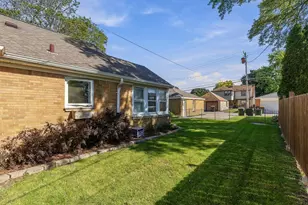 3848 N 101st St, Wauwatosa, WI 53222 - Photo 24