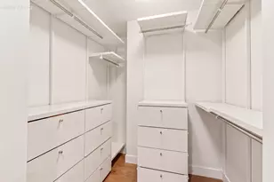 923 E Kilbourn Ave, Milwaukee, WI 53202 - Photo 30