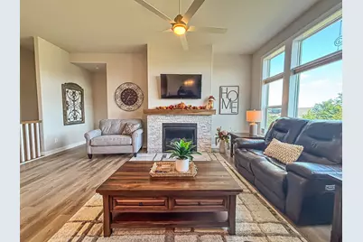 762  Brockway Dr, Mukwonago, WI 53149 - Photo 18