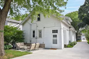 2123 N 71st St, Wauwatosa, WI 53213 - Photo 34