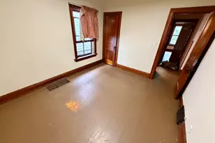 2206 W Keefe Ave, Milwaukee, WI 53206 - Photo 8
