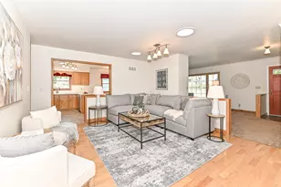 1713 Fox River Pkwy, Waukesha, WI 53189 - Photo 14