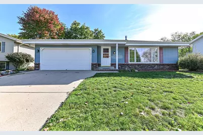 1713  Fox River Pkwy, Waukesha, WI 53189 - Photo 2