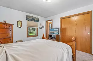 1425 Erin Ln, Waukesha, WI 53188 - Photo 22