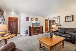 1425 Erin Ln, Waukesha, WI 53188 - Photo 10