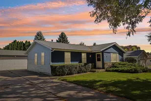 1425 Erin Ln, Waukesha, WI 53188 - Photo 40