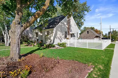 W164N8410  Hiawatha Ave, Menomonee Falls, WI 53051 - Photo 28