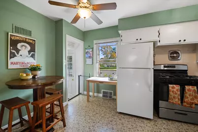 W164N8410  Hiawatha Ave, Menomonee Falls, WI 53051 - Photo 8