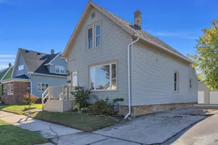 1541 Division Ave, Sheboygan, WI 53083 - Photo 2