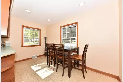 2876 S 70th St, Milwaukee, WI 53219 - Photo 6