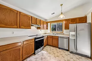 3725 W Loomis Rd, Greenfield, WI 53221 - Photo 8