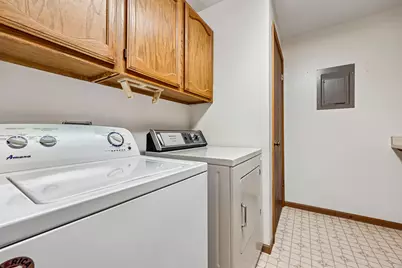 3725 W Loomis Rd, Greenfield, WI 53221 - Photo 12