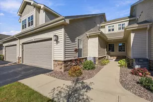 542 Cedar Bluffs Way, Slinger, WI 53086 - Photo 2