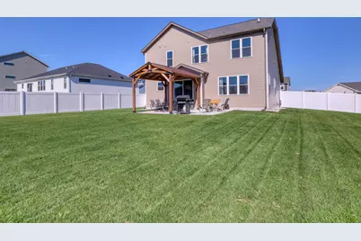 1421  Beacon Dr, Watertown, WI 53098 - Photo 30