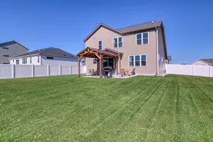 1421 Beacon Dr, Watertown, WI 53098 - Photo 30